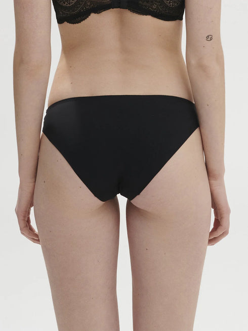 Slip Schwarz KARMA SIMONE PÉRÈLE