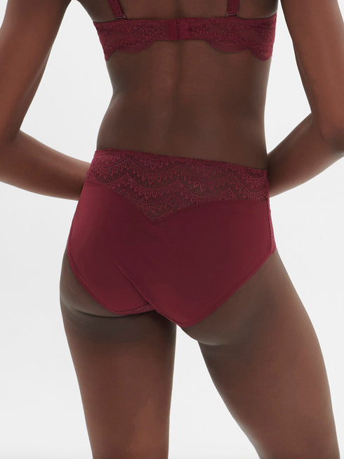 SIMONE PÉRÈLE Taillenslip Skin Rosé KARMA Spinellrot