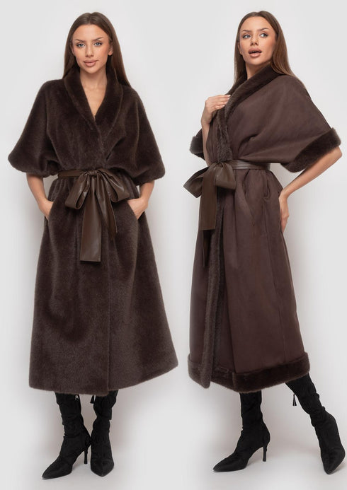 Eleganter Lammfellmantel