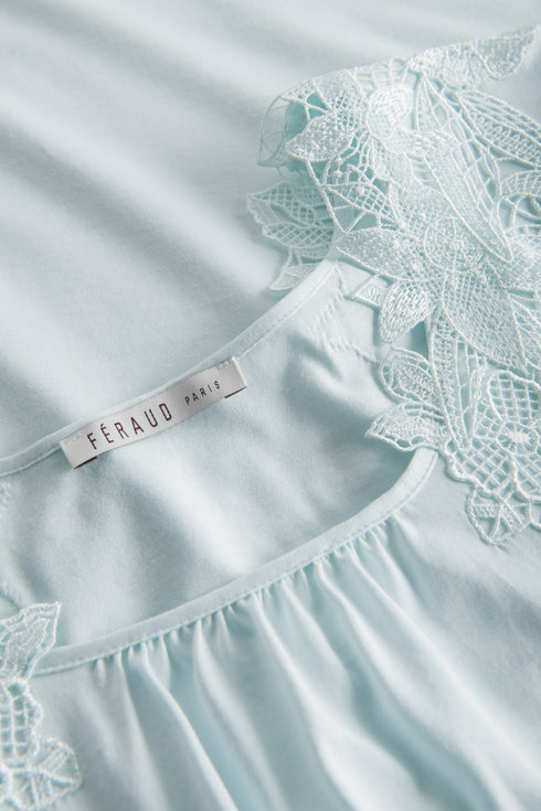 Féraud Nightdress – Romantic Lace, with dropped shoulders blue